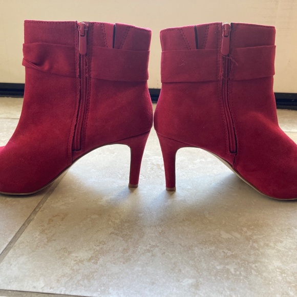 Torrid 8W Red Pointed Toe Bootie - Picture 4 of 6